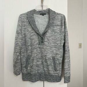 Banana Republic sweater size M